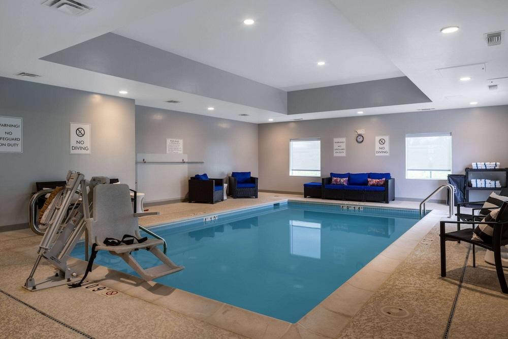 Microtel Inn & Suites by Wyndham Winchester photo 19