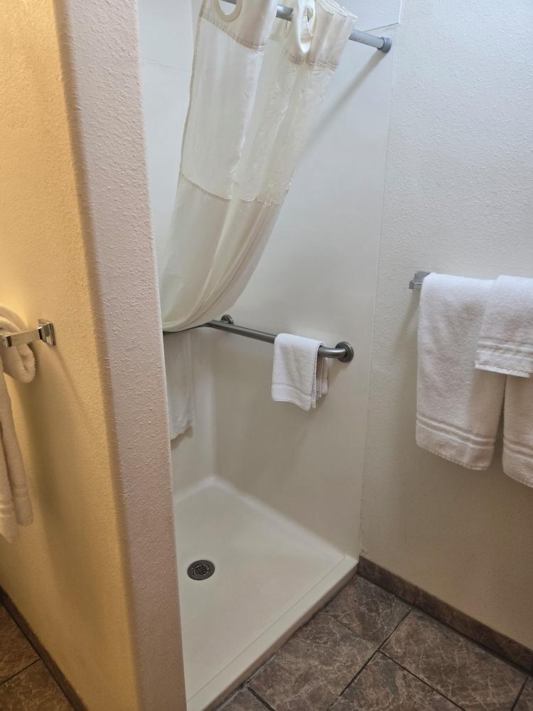 Hanks Reno Junction Lodge photo 3