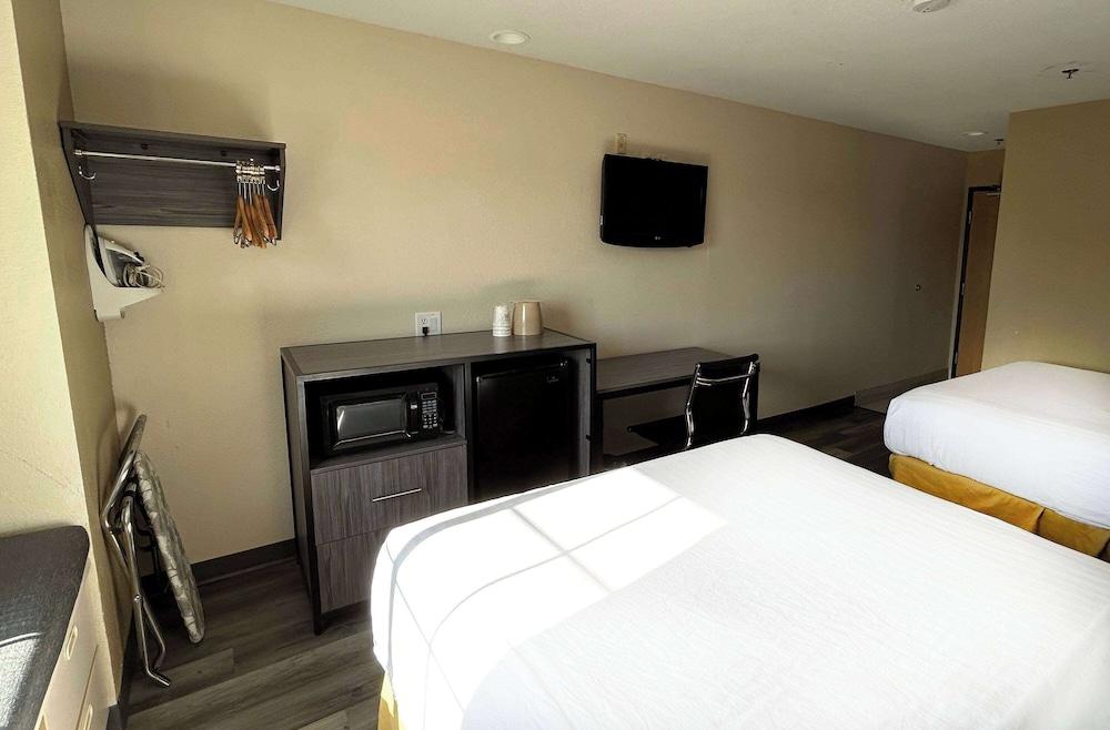 Travelodge by Wyndham Arlington/Dallas Area photo 12