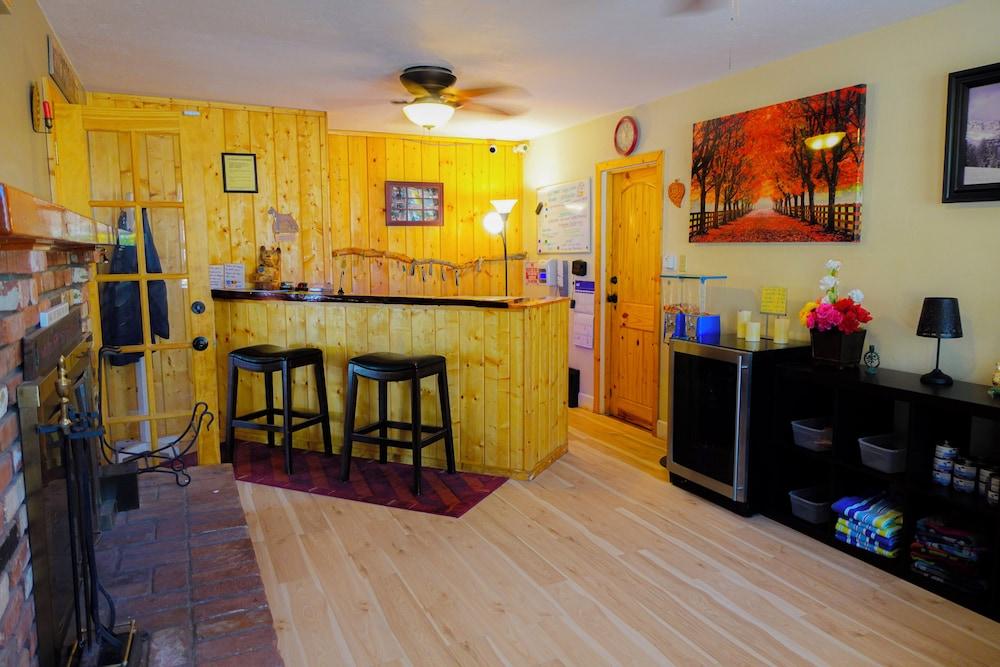 Sleepy Hollow Cabins and Hotel photo 3