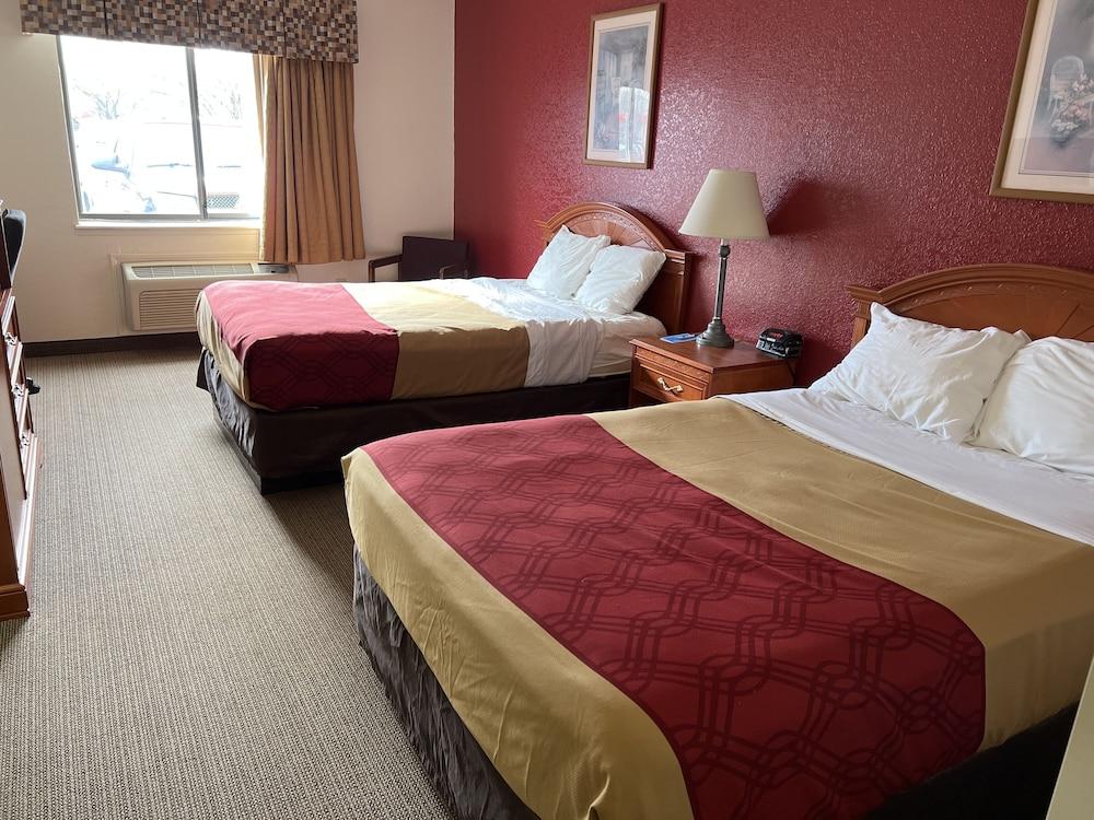 Express Inn & Suites photo 32