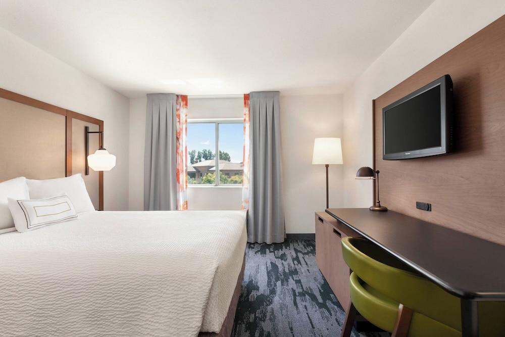 Fairfield Inn by Marriott Visalia Sequoia photo 8