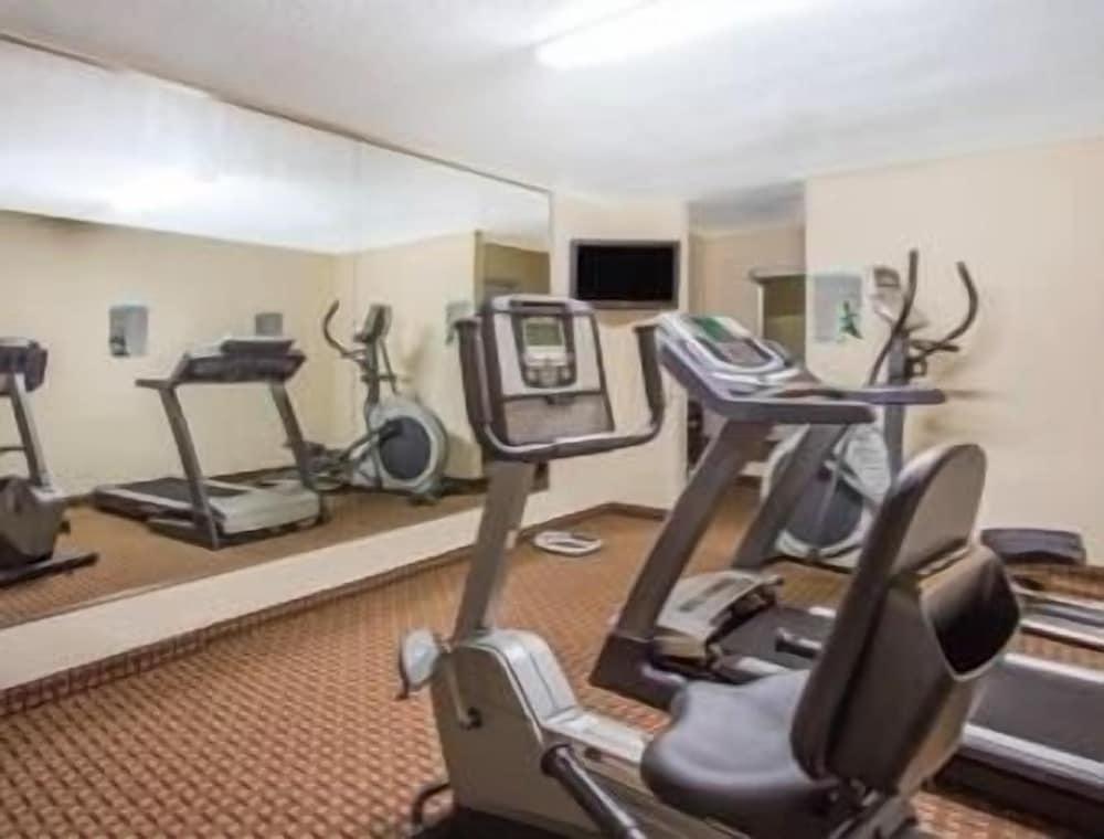 Ramada by Wyndham Wytheville photo 29