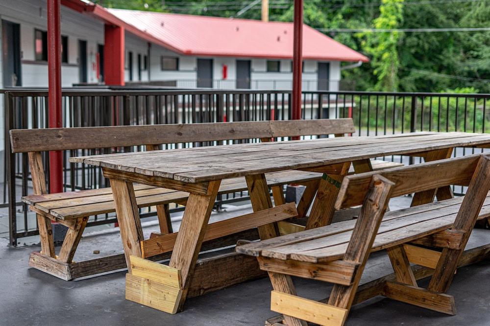 Bear Creek Inn photo 15