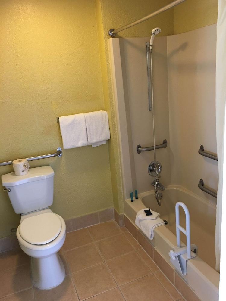 Americas Best Value Inn Conyer photo 36