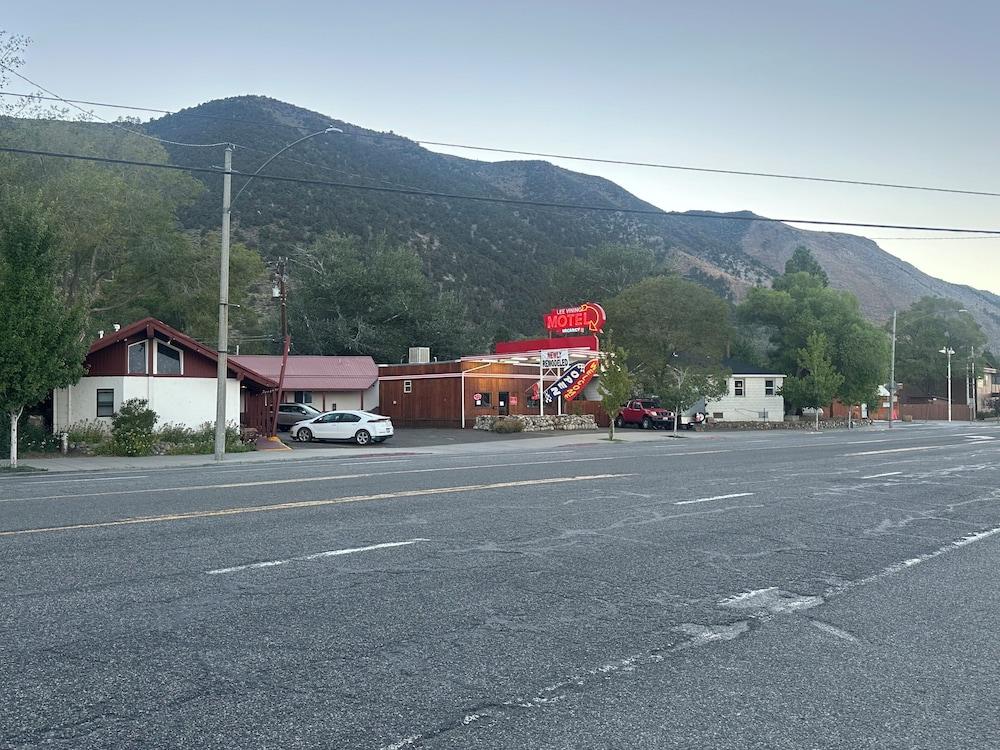 Lee Vining Motel photo 70