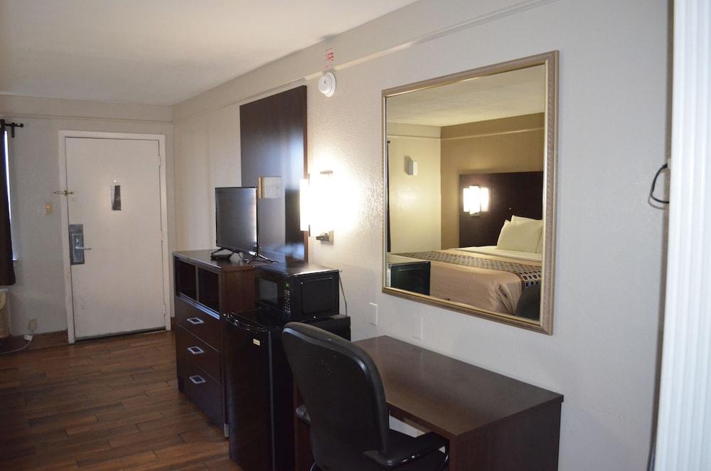 Hill Country Inn Marble Falls photo 17