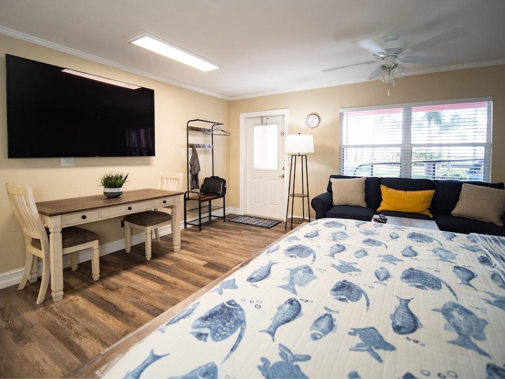 Caribbean Shores Waterfront Resort photo 63