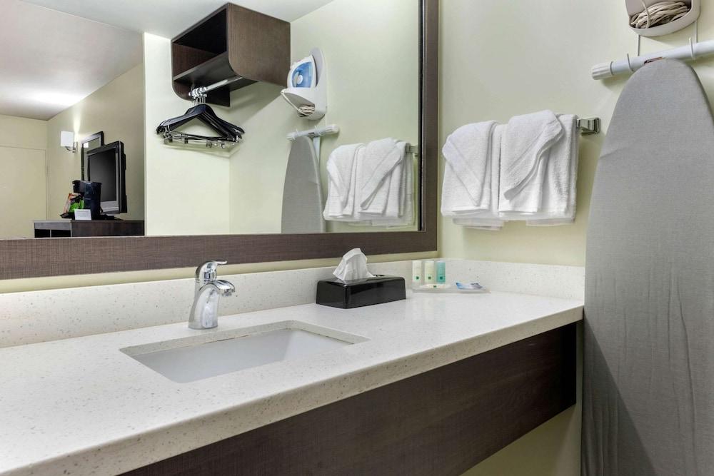 Quality Inn University North I-75 photo 10