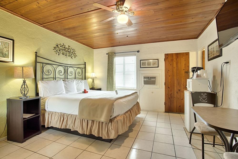 Island Breeze Inn photo 22