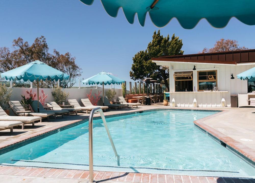 Skyview Hotel - 21 & Over Pool photo 15