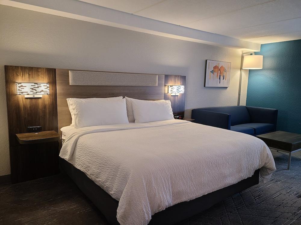 Holiday Inn Express & Suites Ft. Lauderdale N - Exec Airport by IHG photo 24