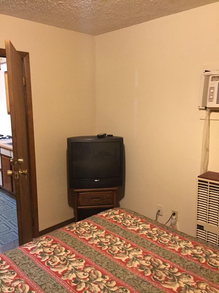 Double A Motel photo 22