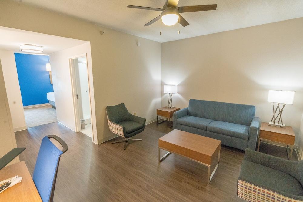 Holiday Inn Express & Suites Nashville - Brentwood I-65 by IHG photo 2