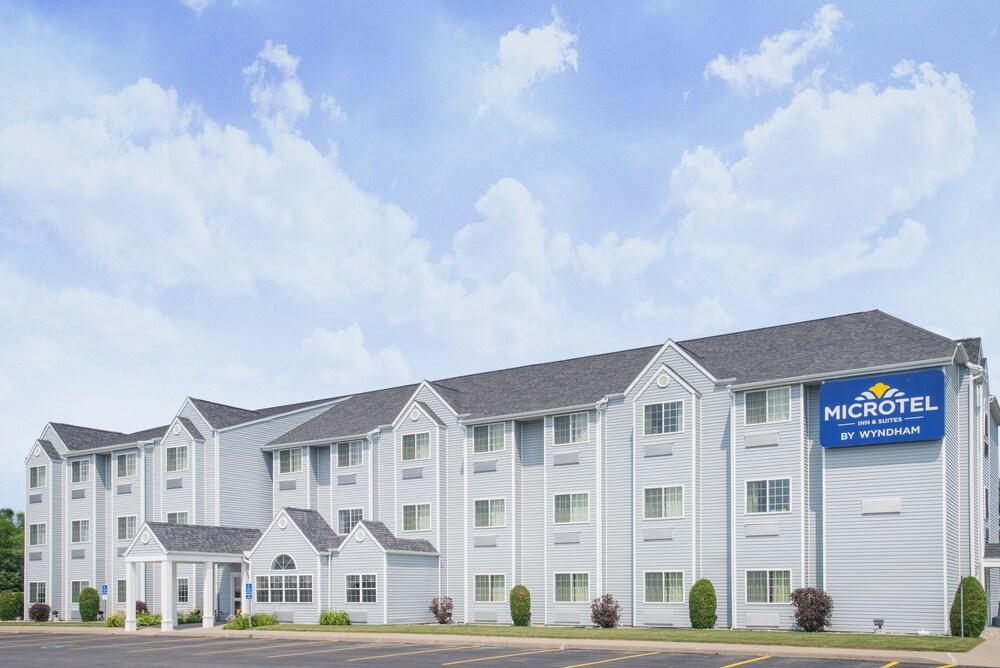 Microtel Inn & Suites by Wyndham Plattsburgh photo 44