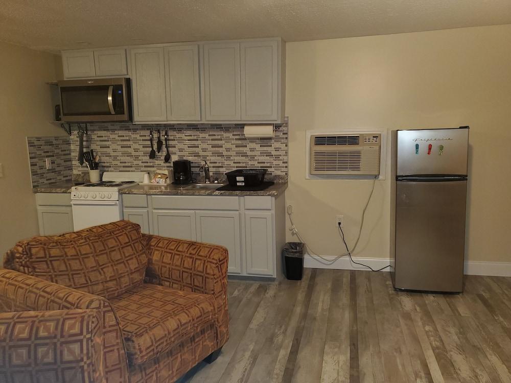 Turnpike Motel photo 7