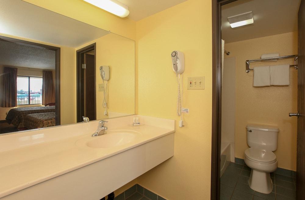 Budget Inn photo 11