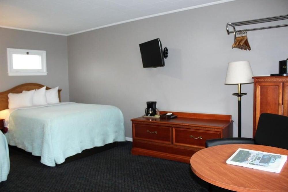 Admiral Motel photo 54