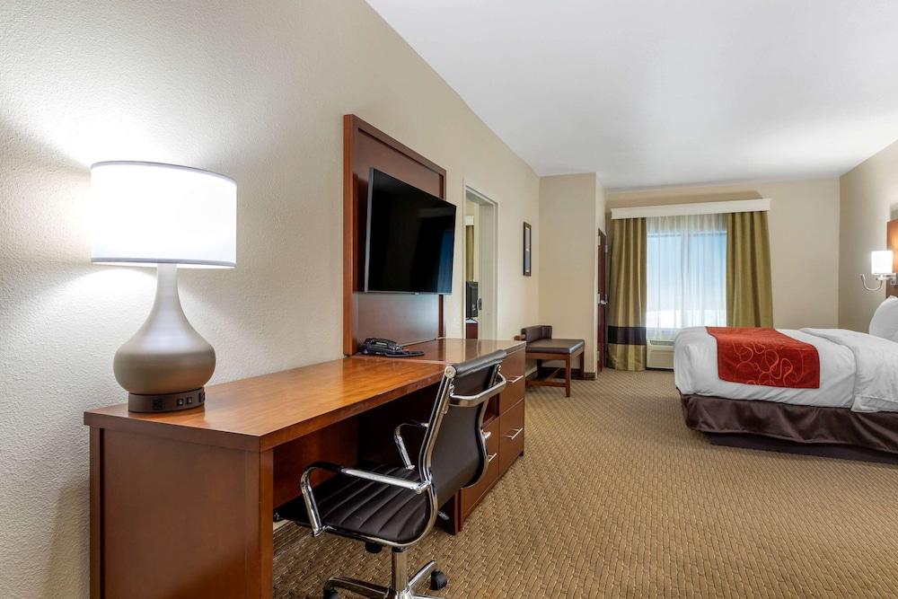 Comfort Suites Copperas Cove photo 28