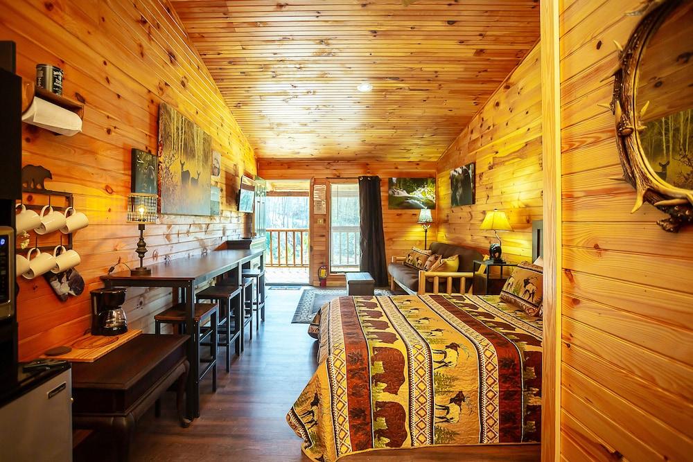Bigfoot Lodge Room Three photo 6
