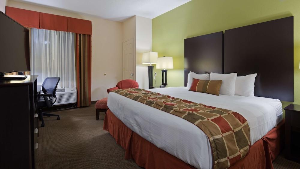 Best Western Plus Huntersville Inn & Suites Near Lake Norman photo 5