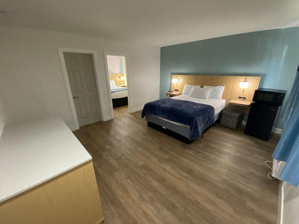 Salt Air Lodge photo 30