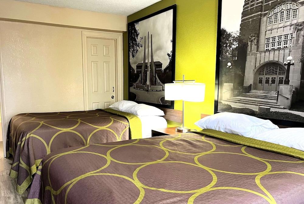 Super 8 by Wyndham Lafayette / Purdue Area photo 32