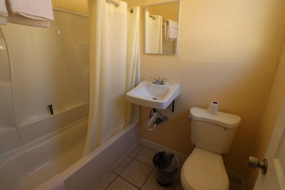 Sandman Inn Motel photo 17
