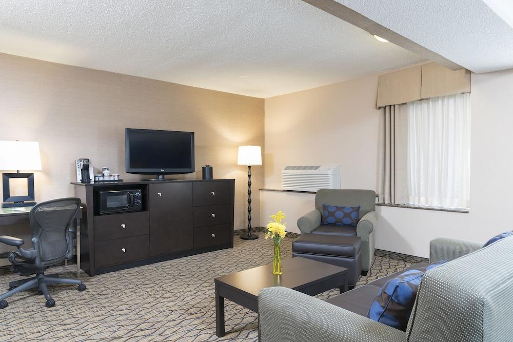 Grand Royal Hotel O'Hare - Chicago photo 11