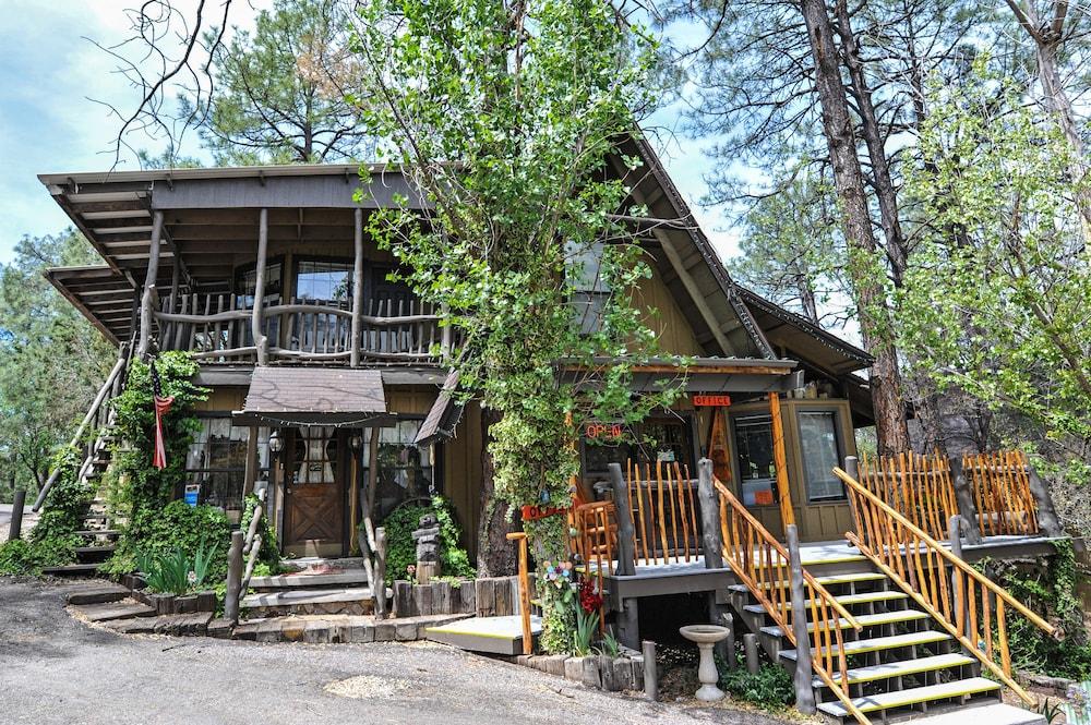 Bear Creek Motel And Cabins photo 58