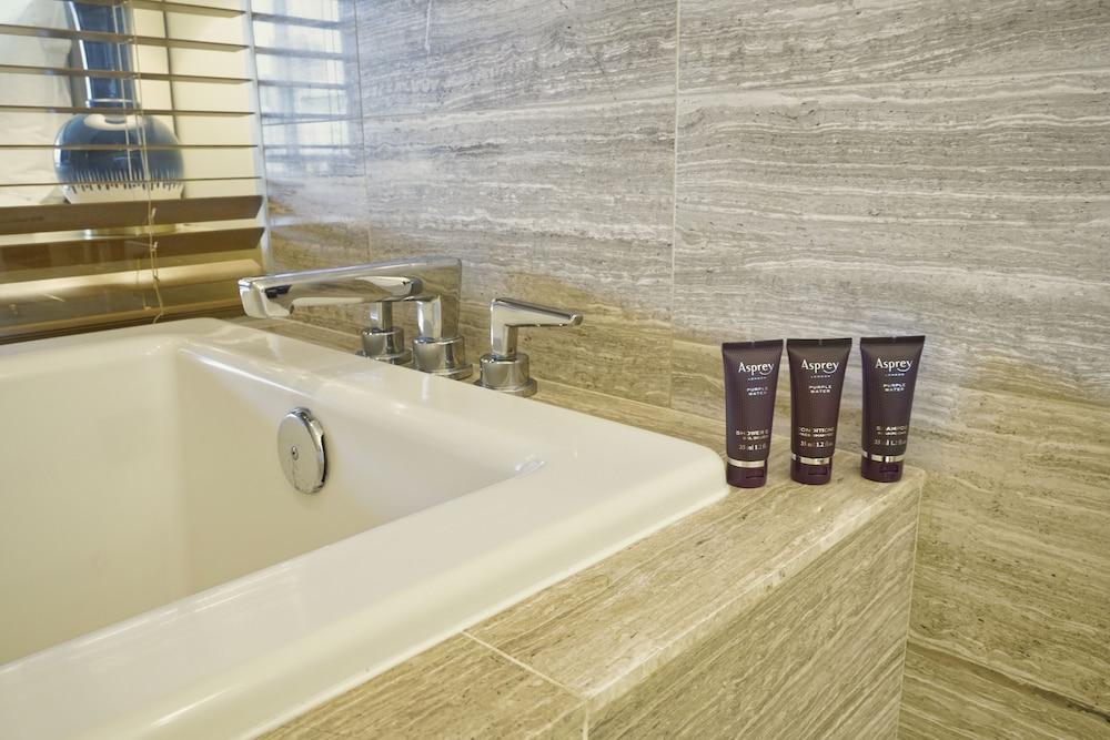 Real Select at the Ritz Carlton Residences, Waikiki Beach photo 59