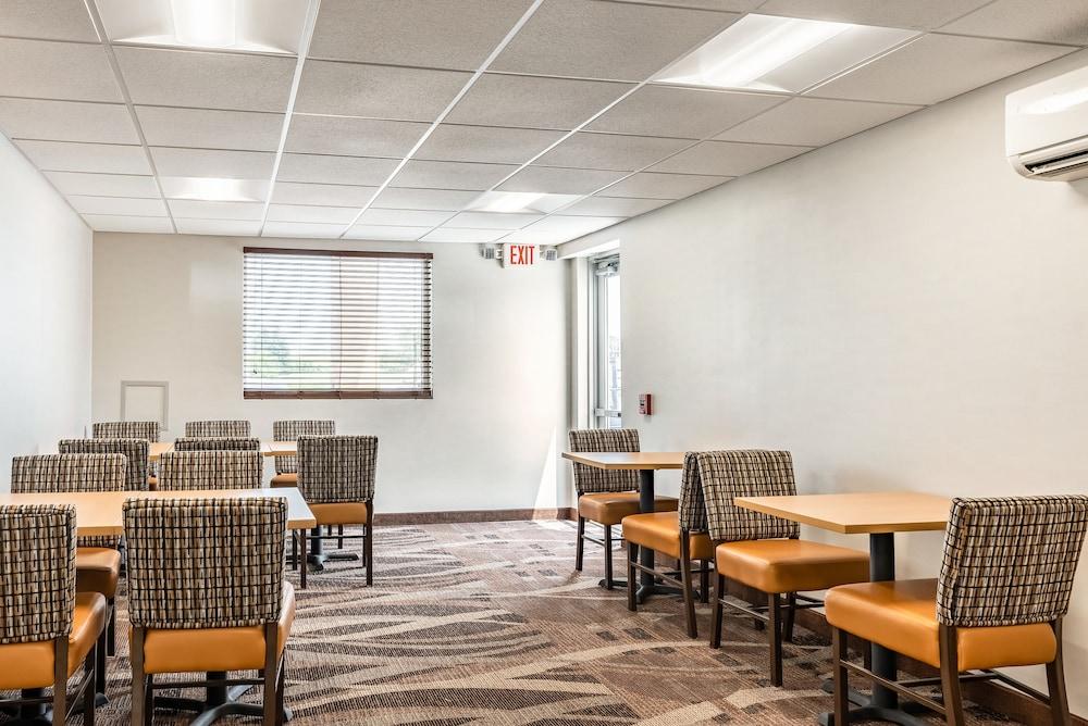 Quality Inn Bucyrus North photo 22