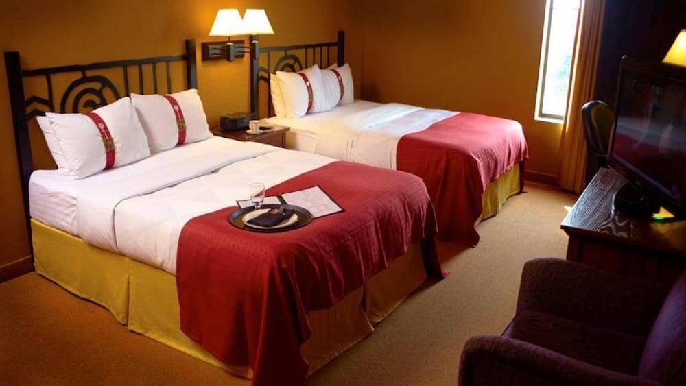Holiday Inn Pewaukee - Milwaukee West by IHG photo 3