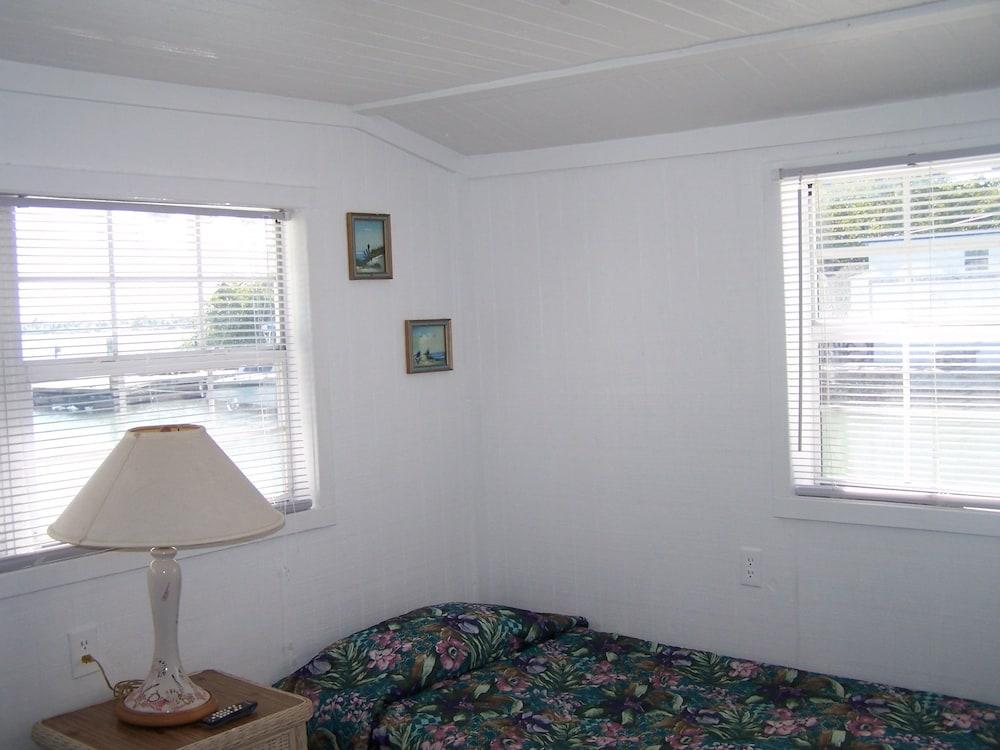 Floating Sea Cove Resort & Marina photo 48