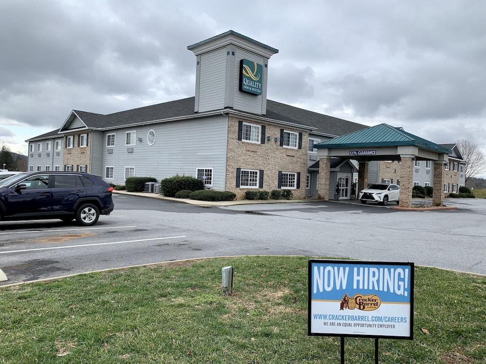 Quality Inn & Suites Hendersonville - Flat Rock photo 46