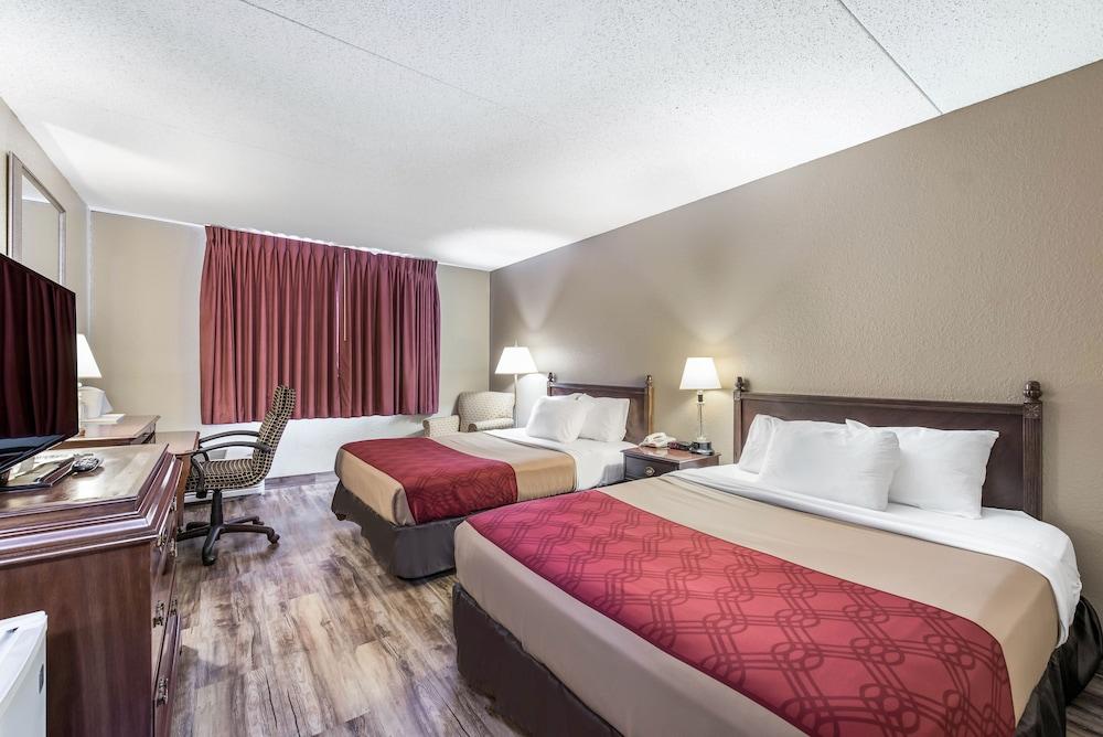 Econo Lodge photo 25