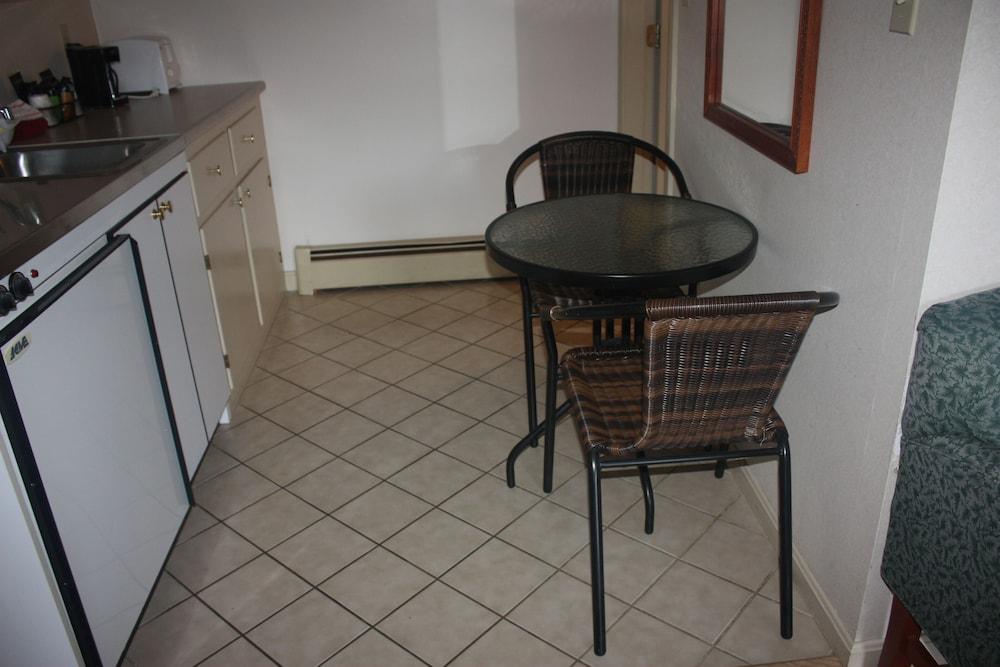 The Towne Motel photo 36