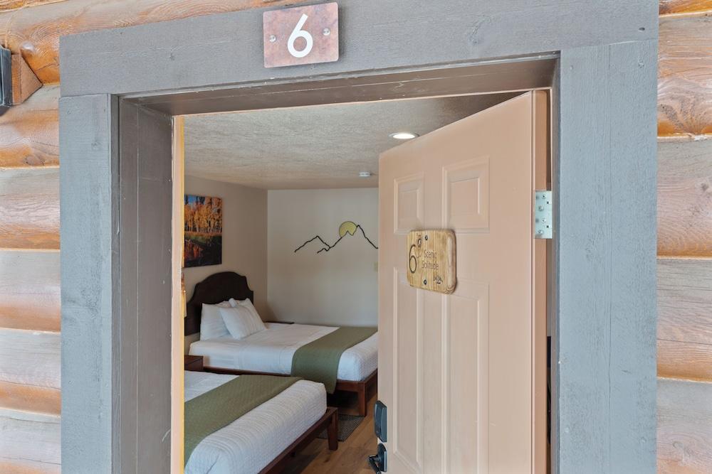 Duck Creek Village Inn photo 5