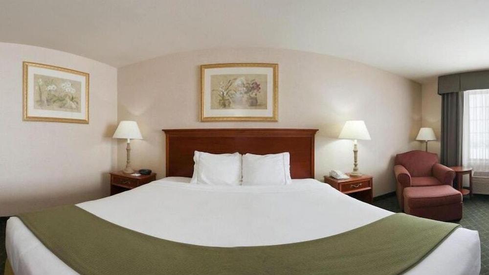 Holiday Inn Express Lebanon by IHG photo 31
