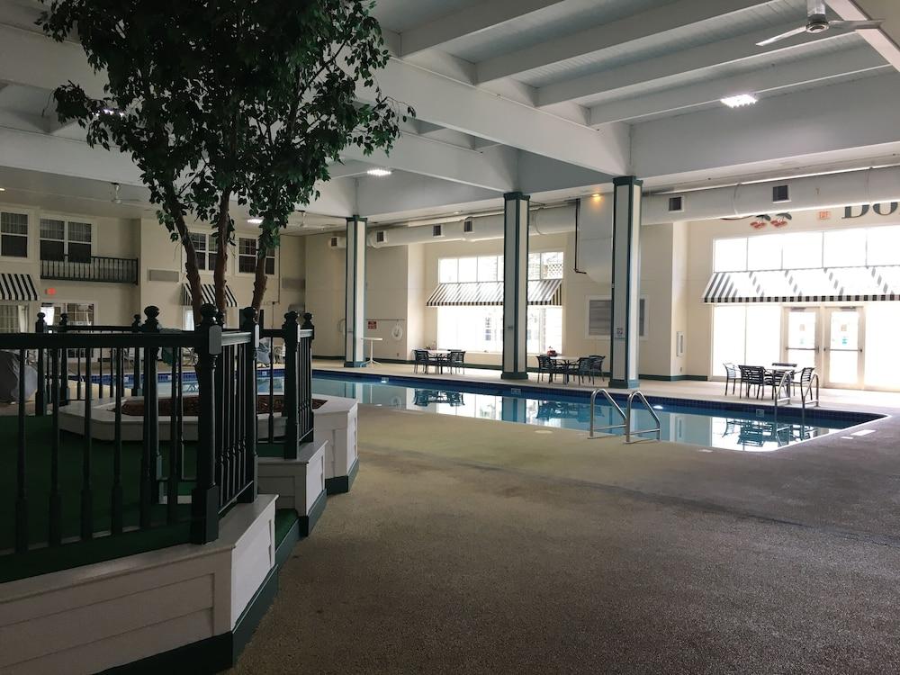 Grand Hinckley Inn photo 29