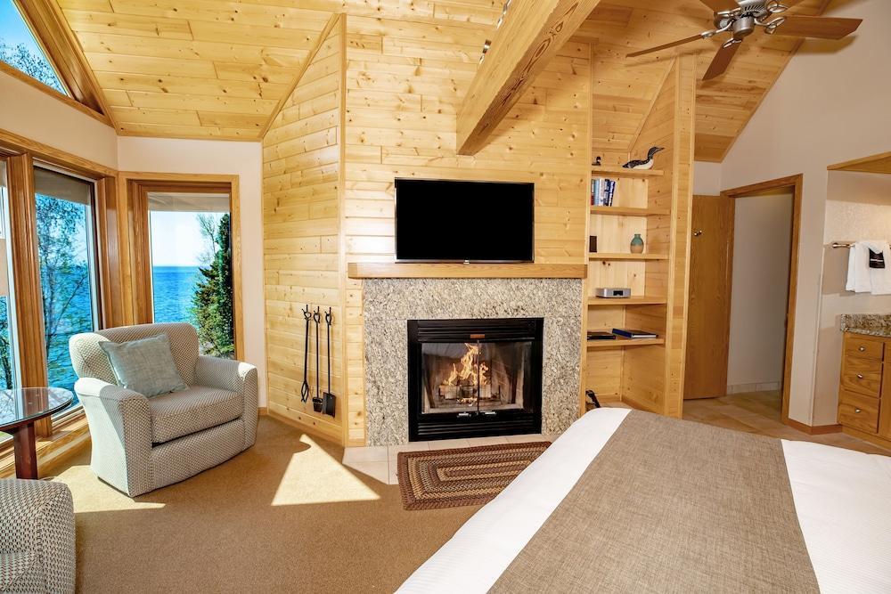 Bluefin Bay on Lake Superior photo 28