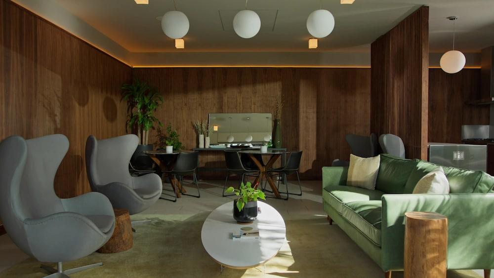 Frame Hotel - Treehouse photo 17