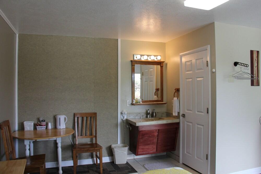 Bybee's Steppingstone Motel photo 48