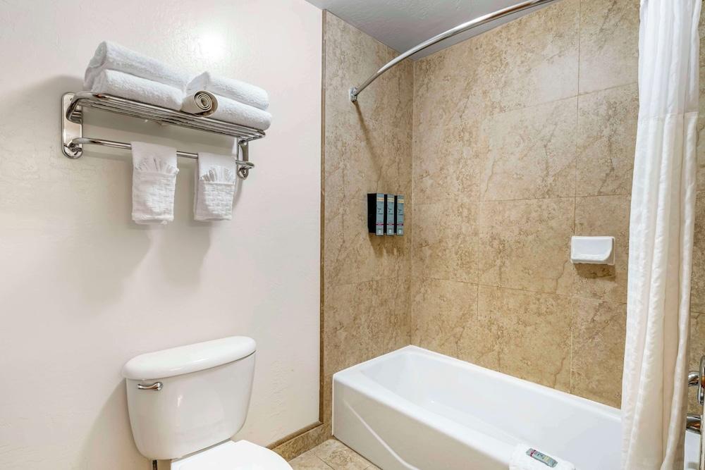 Best Western Liberty Inn photo 18