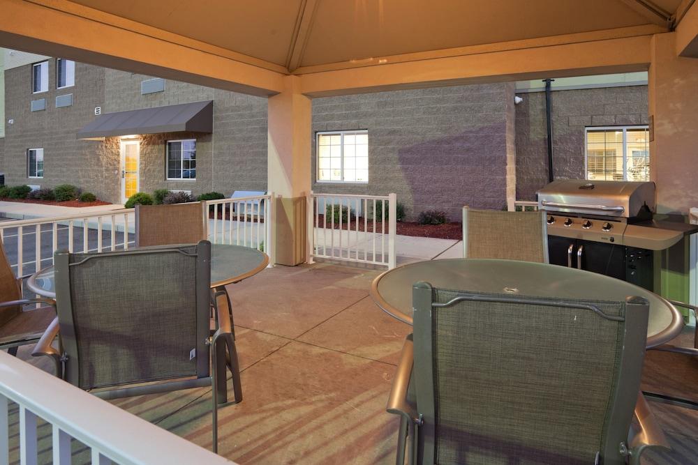 Candlewood Suites Perrysburg by IHG photo 19