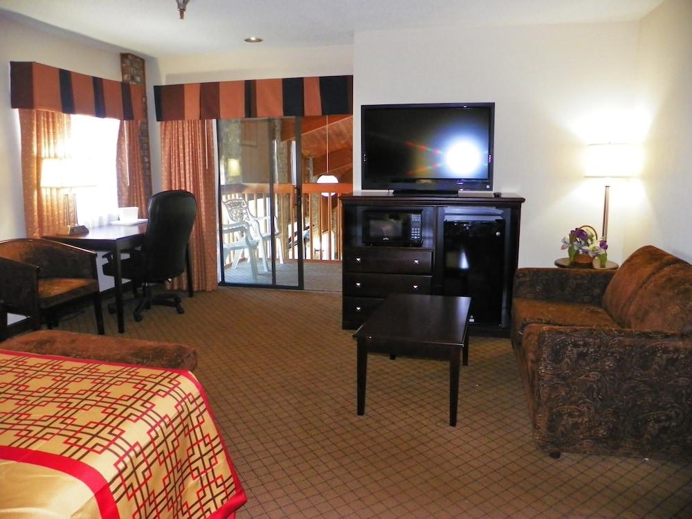 Royalton Inn & Suites photo 9