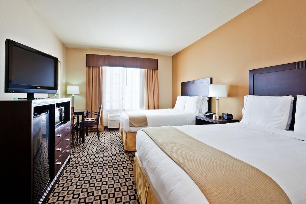 Holiday Inn Express Hotel & Suites Clovis by IHG photo 14