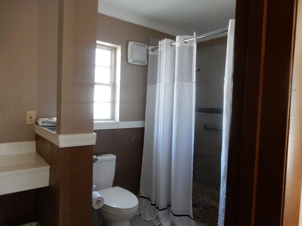 Sunset Inn photo 15