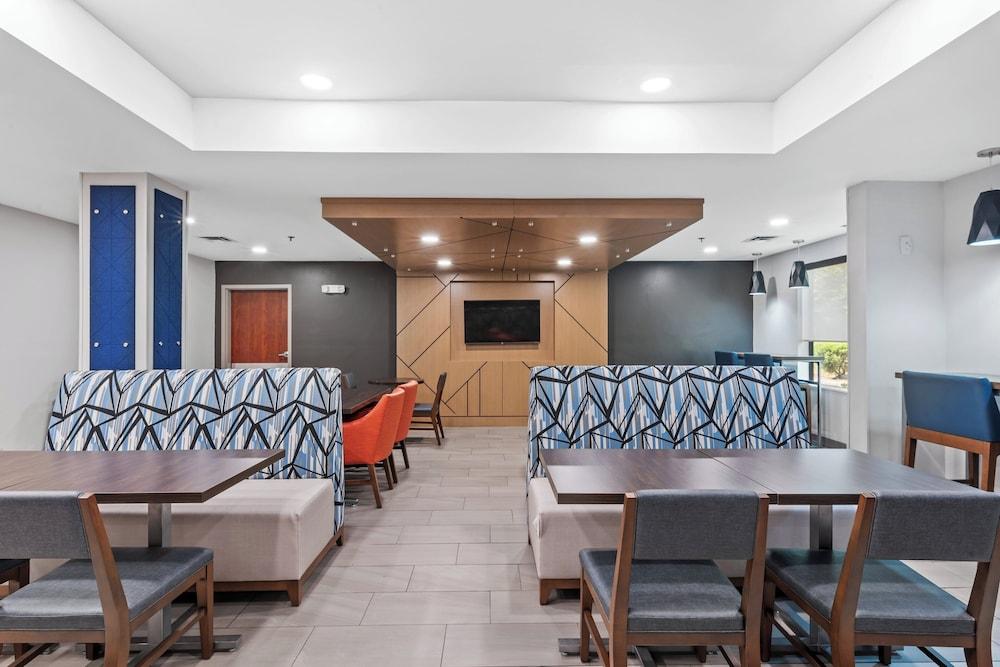 Holiday Inn Express & Suites Maumelle - Little Rock NW by IHG photo 51