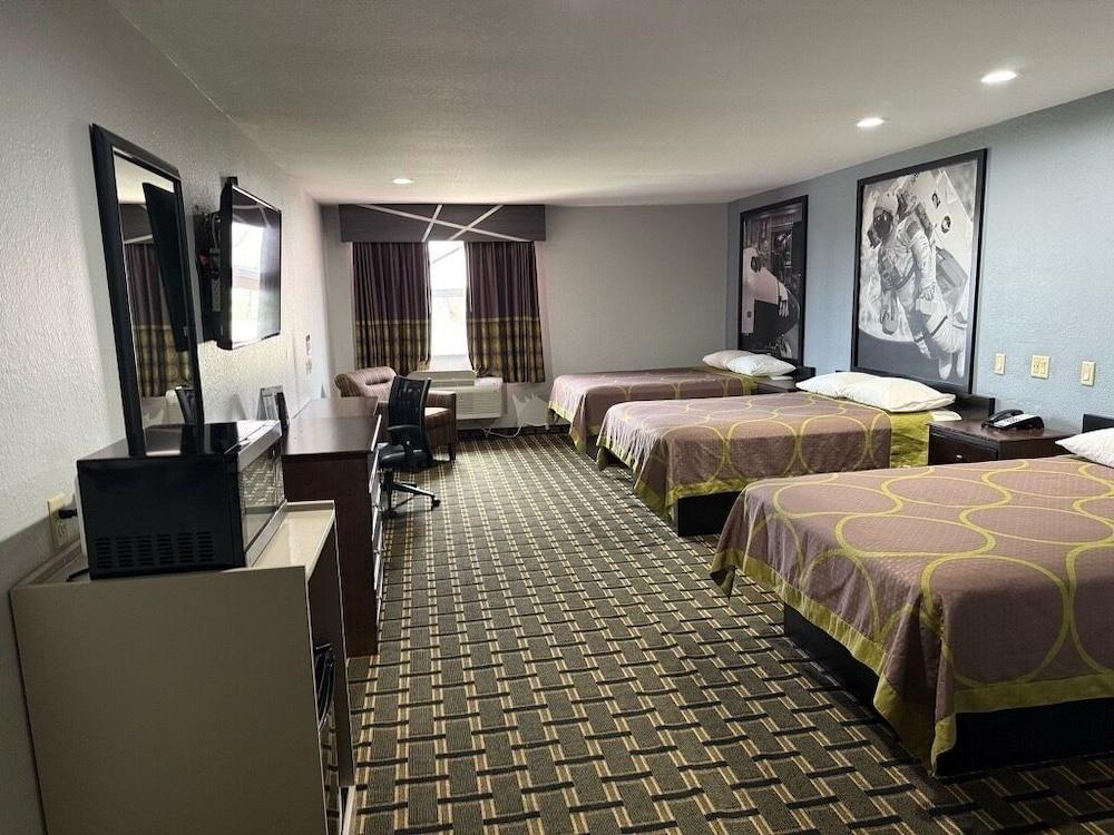 Crystal Inn Northeast Houston Downtown I-610 photo 2